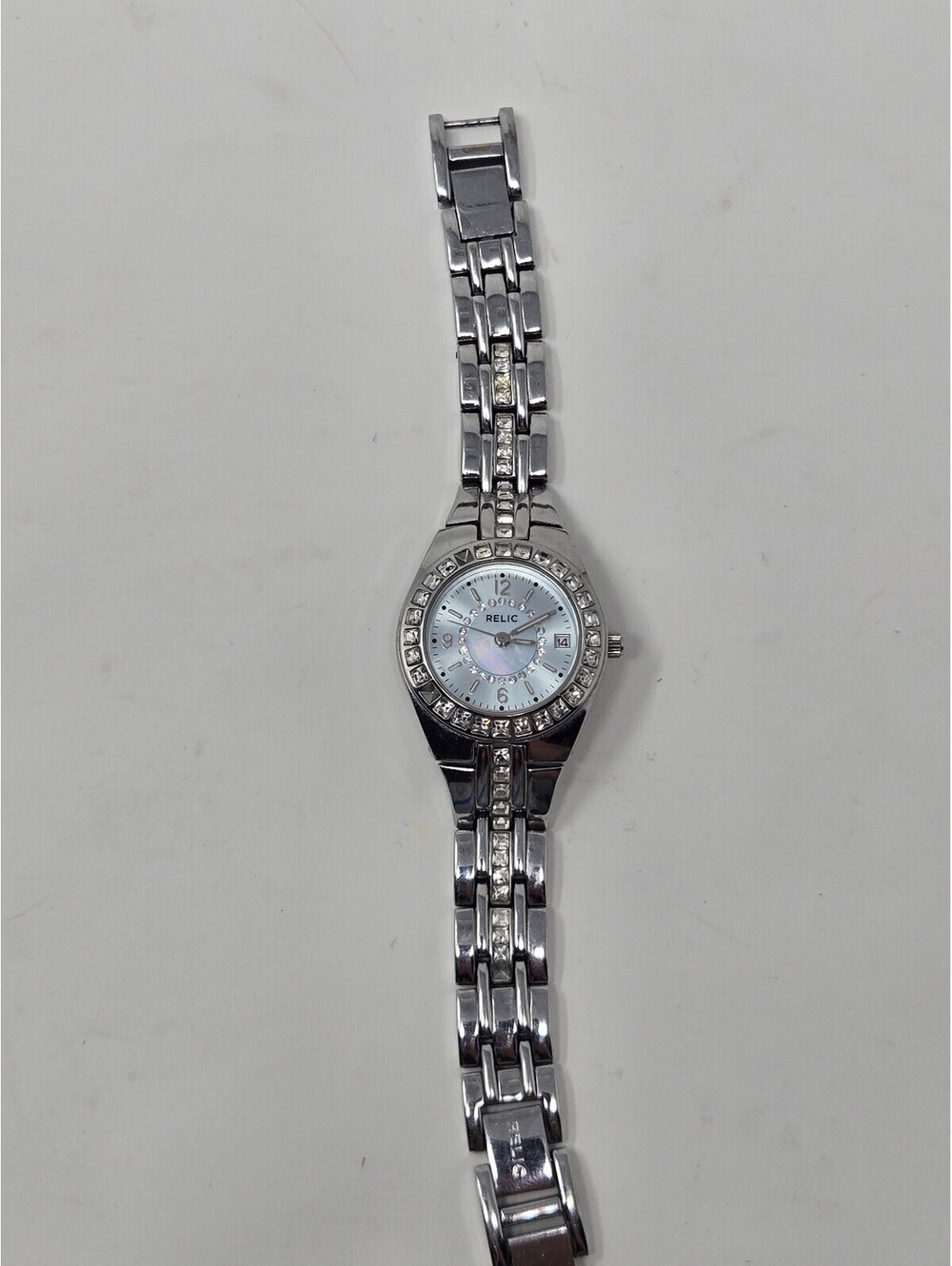 Relic by Fossil Women's Queen's Court Silver-Tone Crystal Bezel Watch - Picture 2 of 8